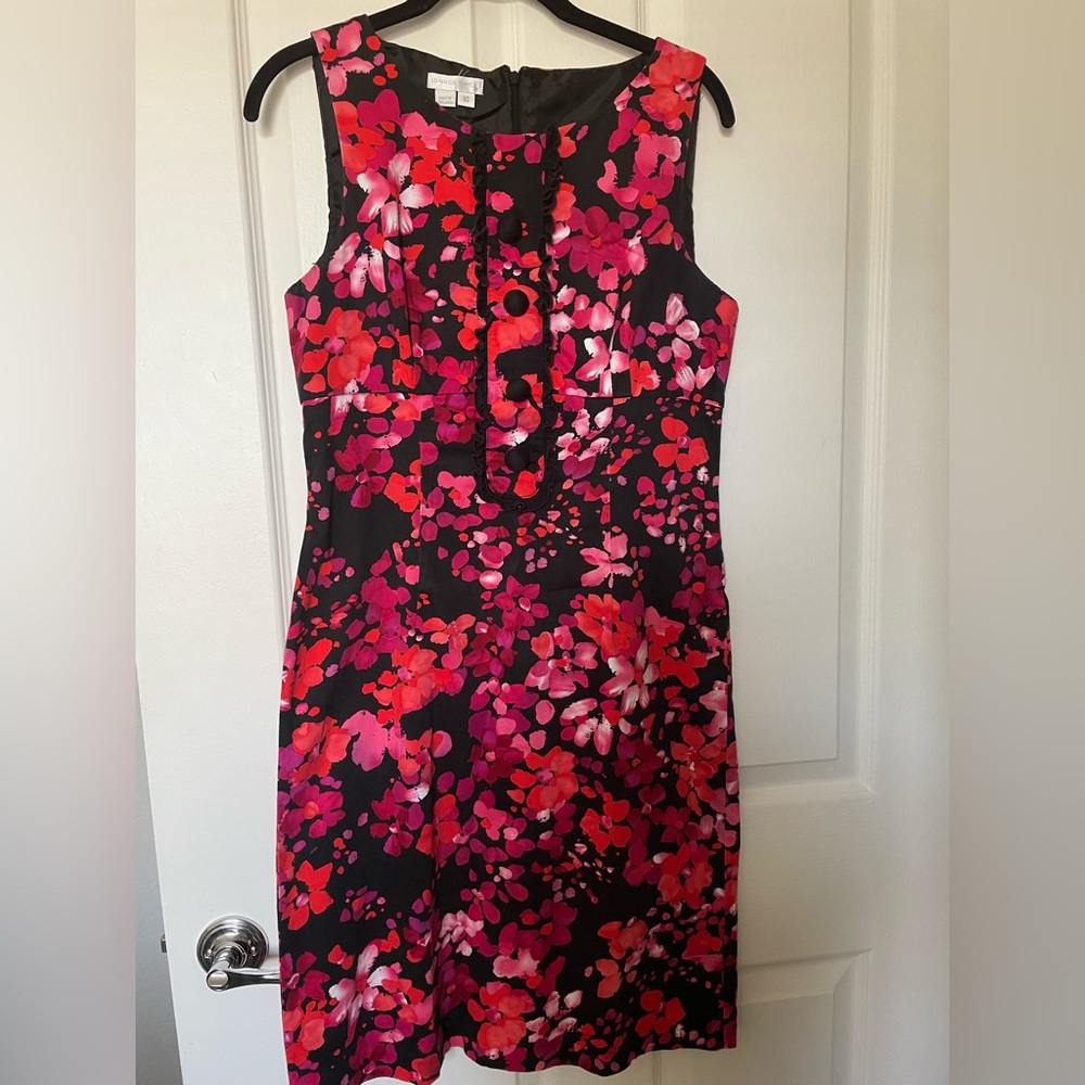 London Times sleeveless summer dress.